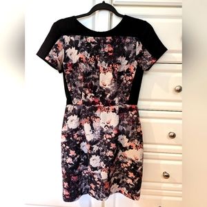 Club Monaco Short Sleeve Floral Dress